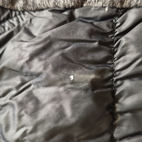 220. Lululemon Run: Turn Around Vest - Picture 3 of 12